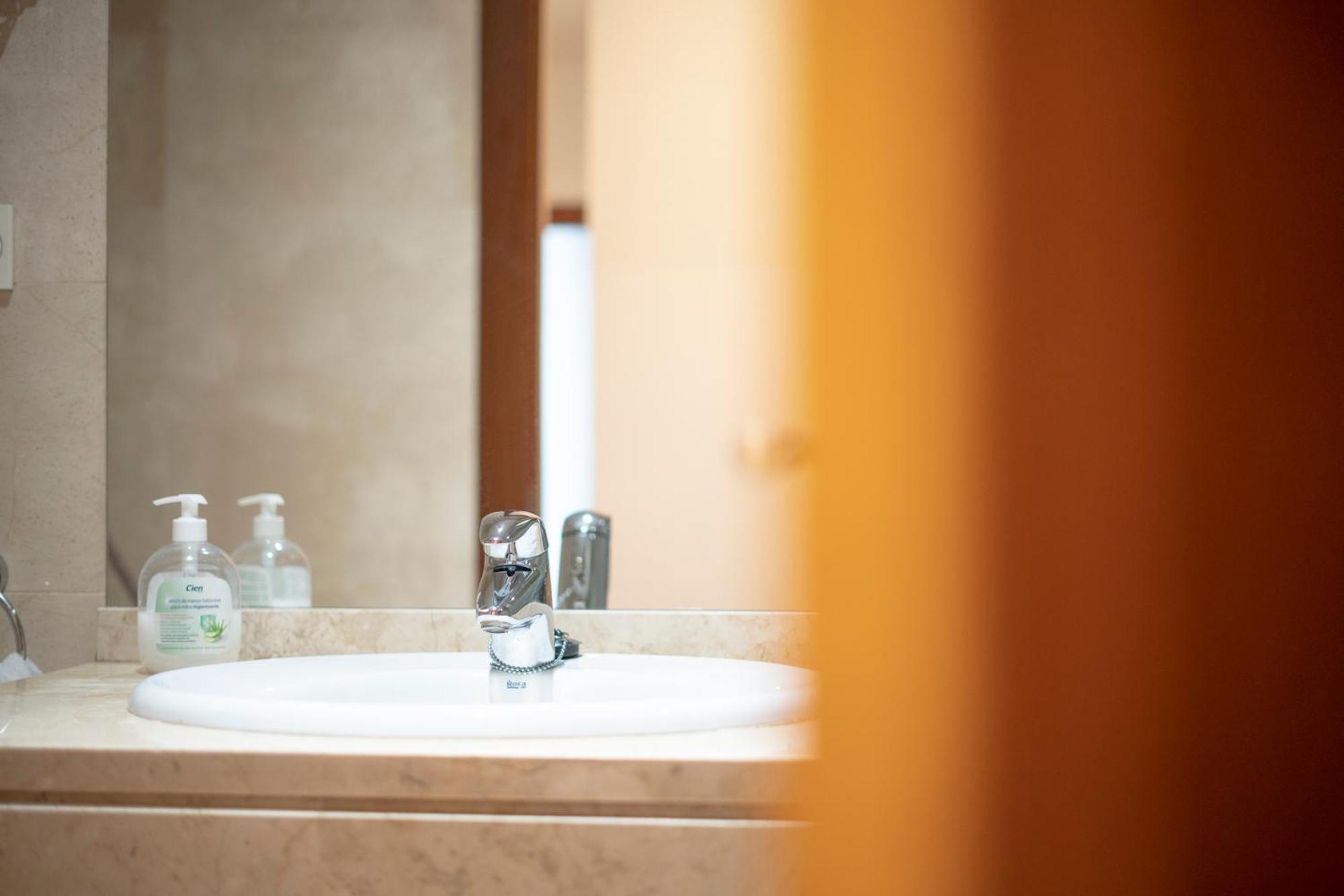 Enjoygranada Lujo Piscina Y Parking Apartment Ngoại thất bức ảnh